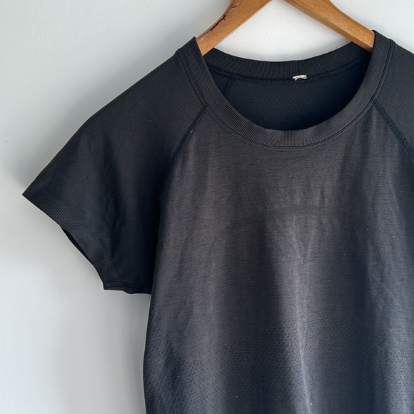 lululemon Swiftly Tech Short Sleeve Crew Black Sz10 - Picture 1 of 9